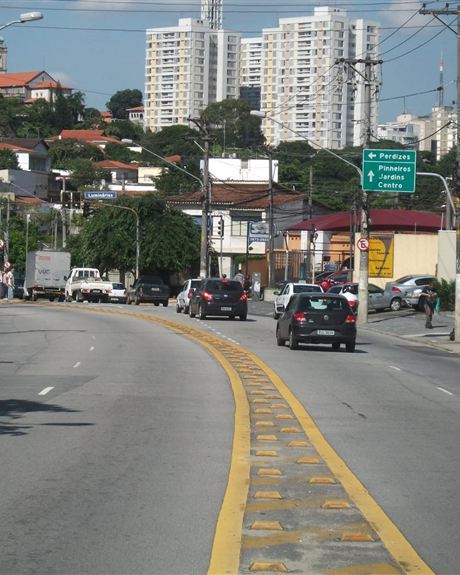 Avenida Heitor Penteado, em Sumaré