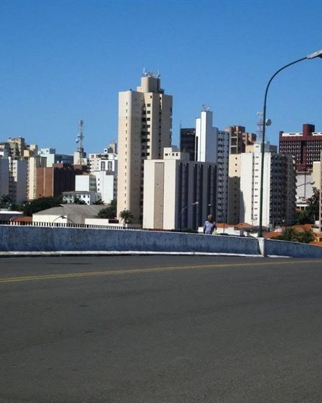 Prédios de Catanduva vistos do viaduto